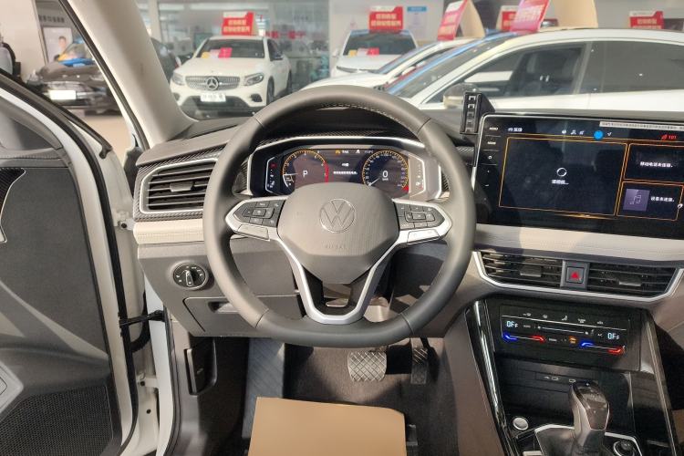 Used Volkswagen Tayron 2024 300TSI Two-Wheel-Drive Luxury Plus Advanced Version
