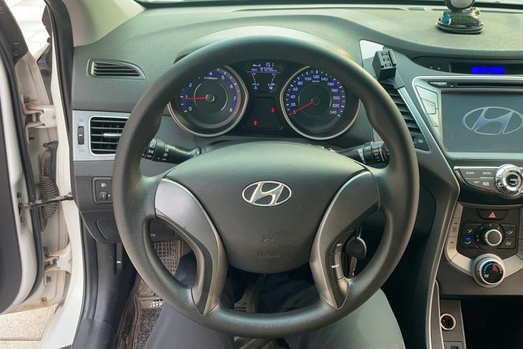 Used Hyundai Elantra (5th Generation / Langdong) 2015 1.6L Manual Fashion Edition
