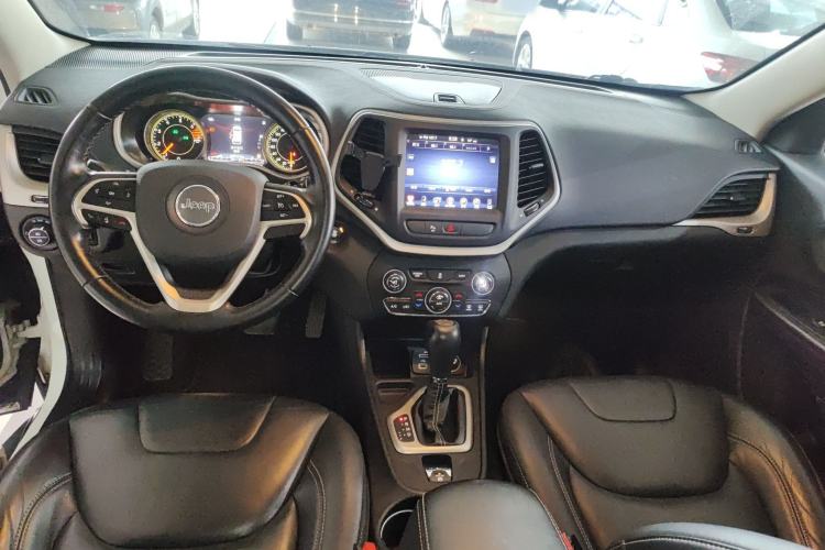 Used  Cherokee 2017 2.0L Superior Edition
