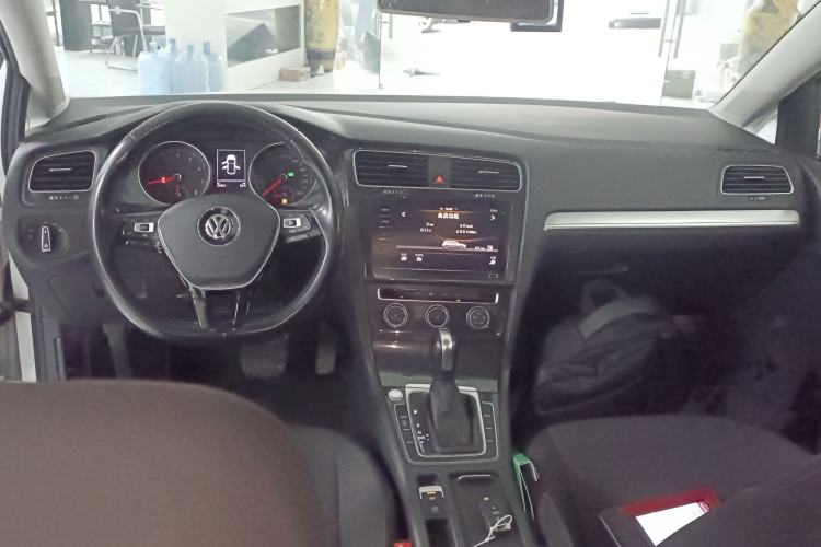 Used Volkswagen Golf 2020 Zhiai Edition 200TSI DSG Comfortable & Ambitious Version
