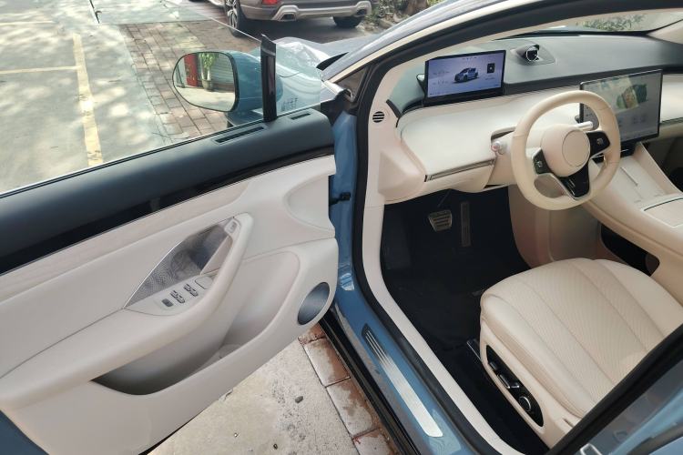 Used Hima Luxeed R7 2024 All-Electric 667 km Max
