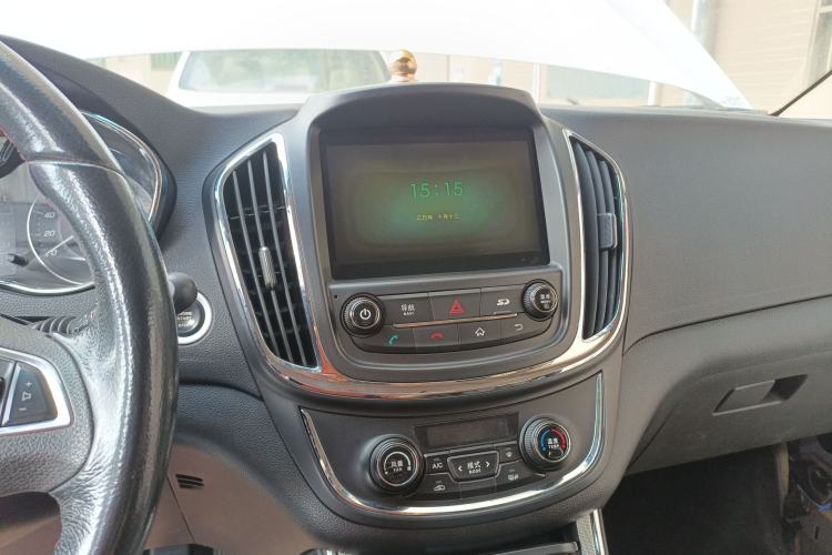 Used Baojun 560 2015 1.8L Manual Luxury Model
