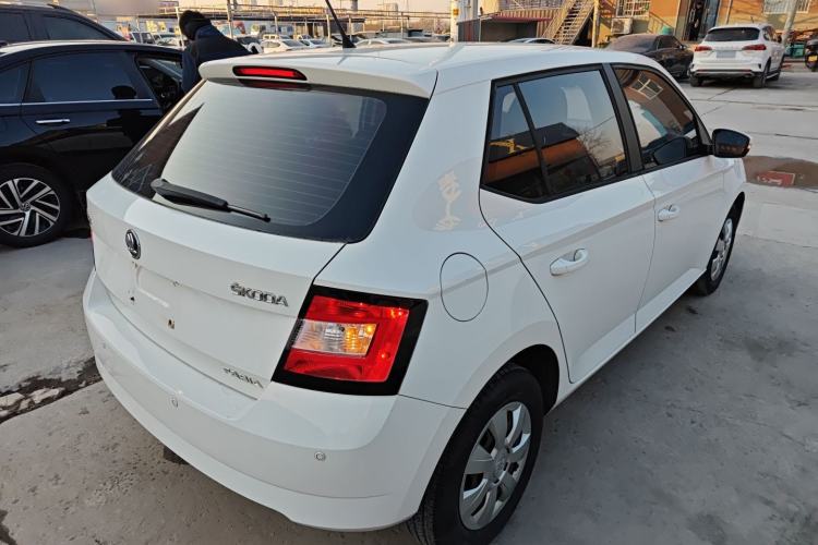 Used Skoda Fabia 2015 1.4L Automatic Front-Drive Model