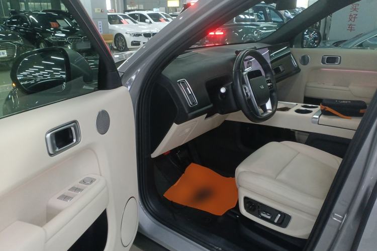 Used Li Auto L8 2023 Pro Model
