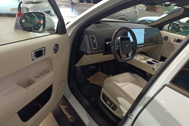 Used Li Auto L9 2025 Ultra Smart Refreshed Edition
