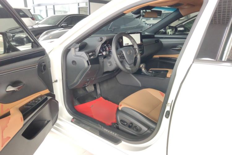 Used Lexus ES 2023 200 Excellence Edition