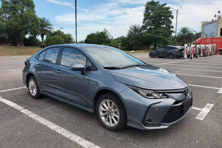 Used Toyota Corolla 2021 Dual-Motor 1.8L E-CVT Elite Edition
