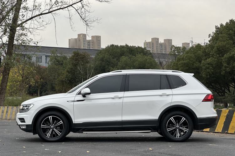 Used Volkswagen Tiguan L 2021 330TSI Automatic Two-Wheel Drive Smart Edition
