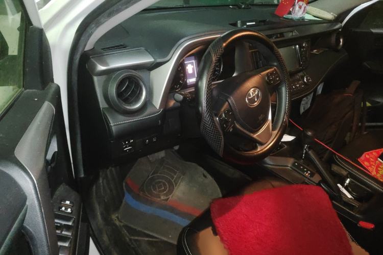 Used Toyota RAV4 2019 2.0L CVT Two-Wheel Drive Fashion X Limited Edition China VI Standard