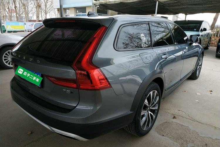 Used Volvo V90 2017 Cross Country T5 AWD Smart Range Edition
