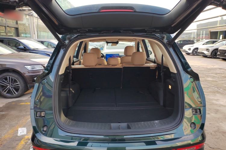 Used  E5 PLUS 2025 165 km Long-Range Version PLUS 7-Seater