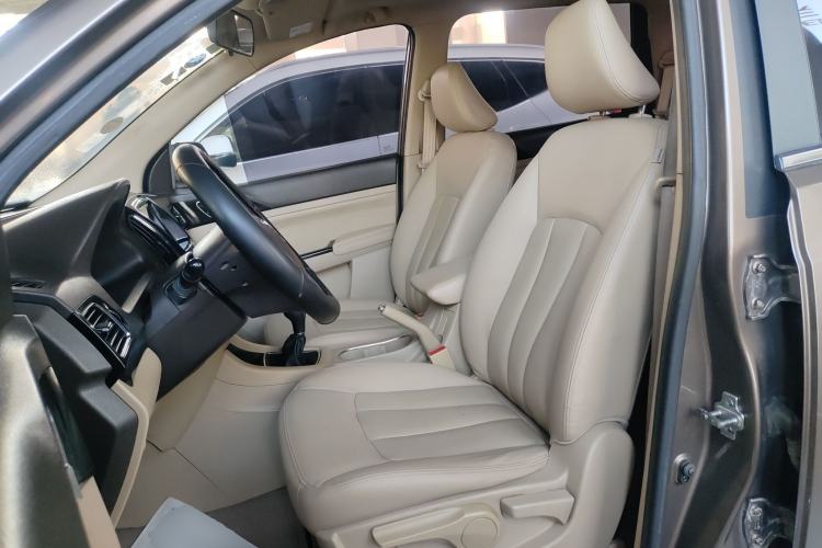 Used Baojun 730 2014 1.5L Manual Luxury Navigation ESP Version 7 Seats
