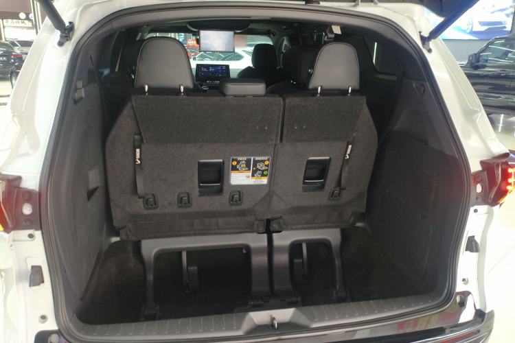 Used Toyota Granvia 2023 2.5L Hybrid Flagship VIP Edition