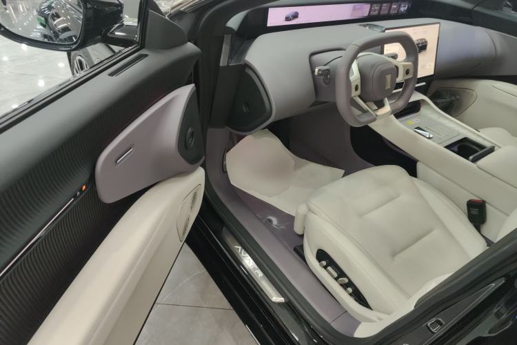 Used  12 2025 Ultra Extended-Range Edition
