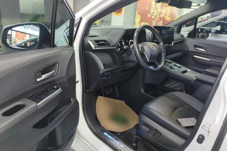 Used Toyota Sienna 2021 2.5L Hybrid Premium Edition