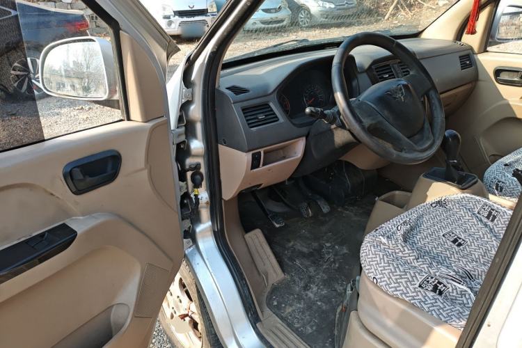 Used Wuling Rongguang 2014 1.2L S Standard Model