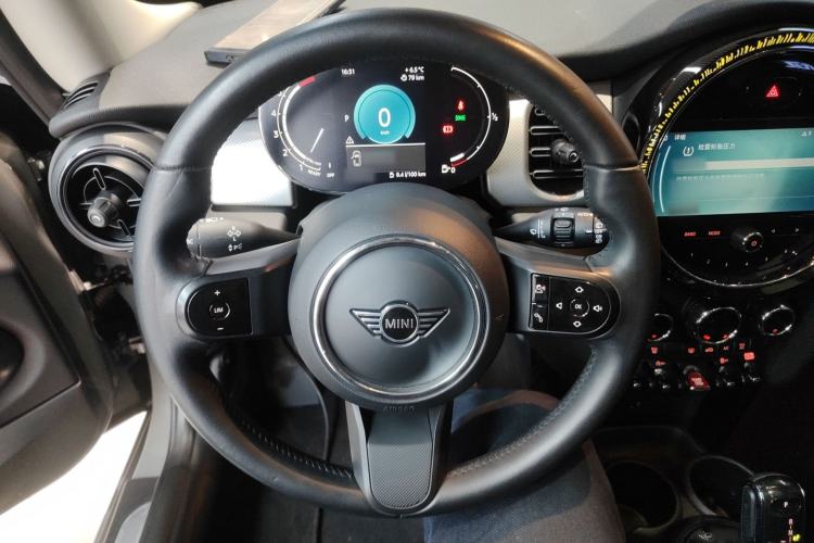 Used  MINI 2022 1.5T COOPER Classic Edition