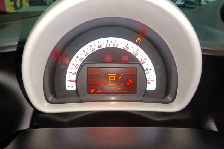 Used  fortwo 2015 1.0L 52 kW hardtop Dynamic version
