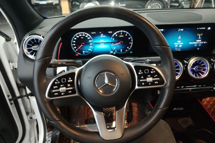 Used Mercedes-Benz GLB 2022 Updated GLB 200 Fashion Edition
