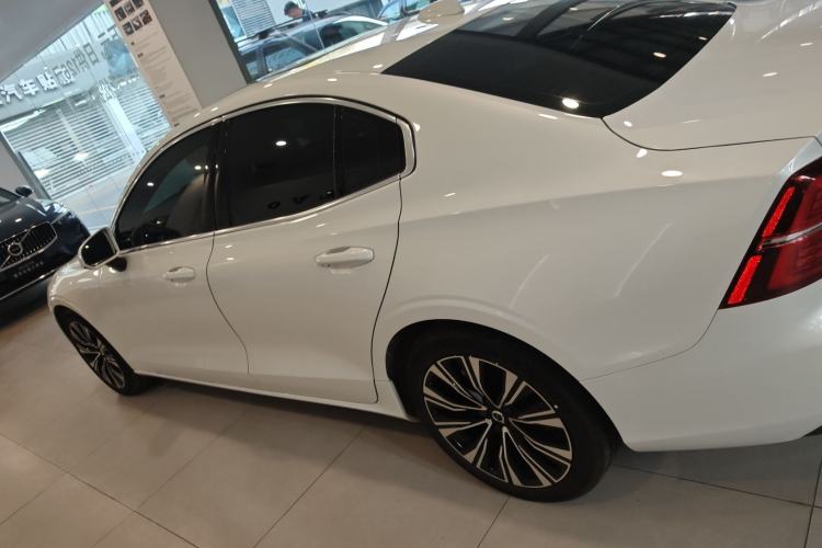 Used Volvo S60 2024 B4 Zhiyuan Luxury Edition
