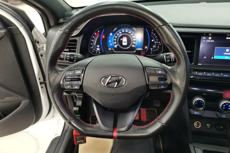Used Hyundai Elantra 2019 1.4T Dual-Clutch Xuan Dong · Dynamic Model