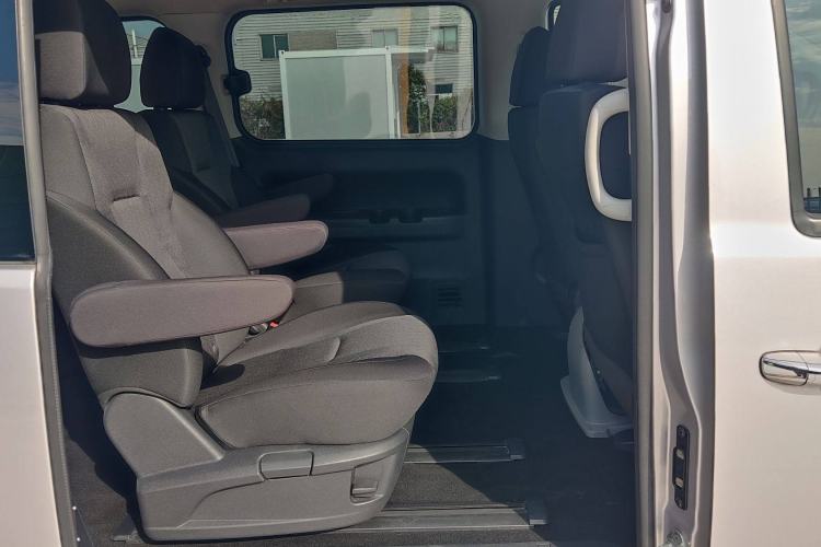 Used  M4 2019 Business Series 2.0L Manual - China VI Standard
