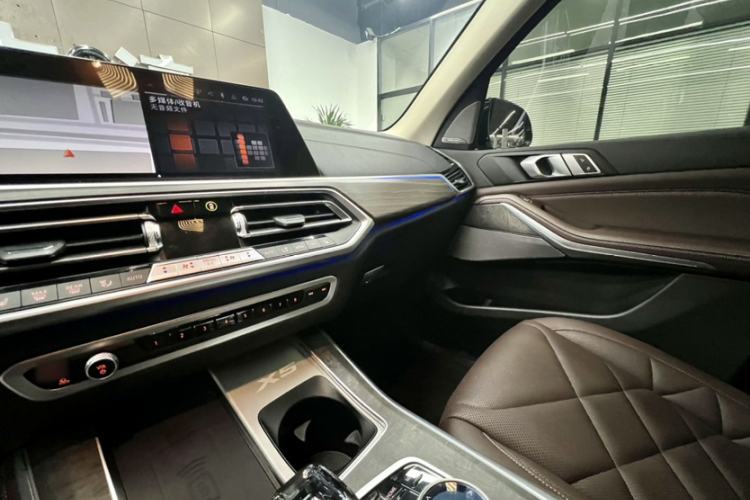 Used BMW X5 2022 Restyled xDrive 30Li Luxury Version M Sport Package