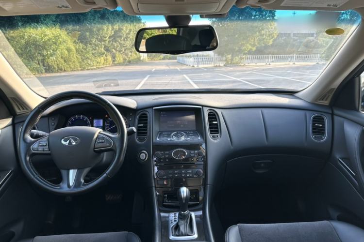 Used Infiniti QX50 2015 2.5L Comfort Edition
