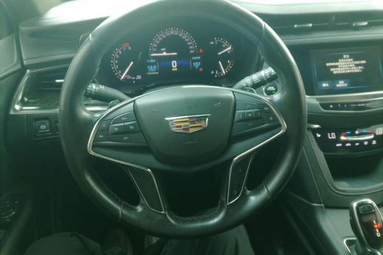 Used Cadillac XT5 2018 28E Four-Wheel Drive Tech Version