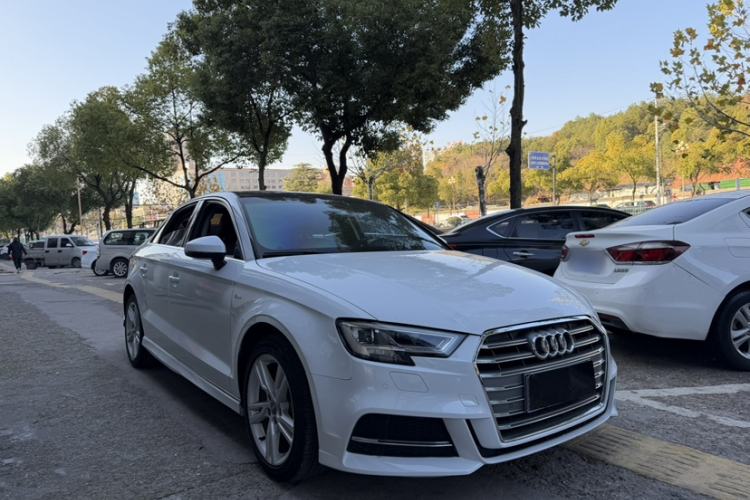 Used Audi A3 2020 Limousine 35 TFSI Fashion Edition China VI Emission Standard