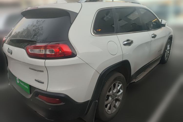 Used  Cherokee 2016 2.4L Leading Edition
