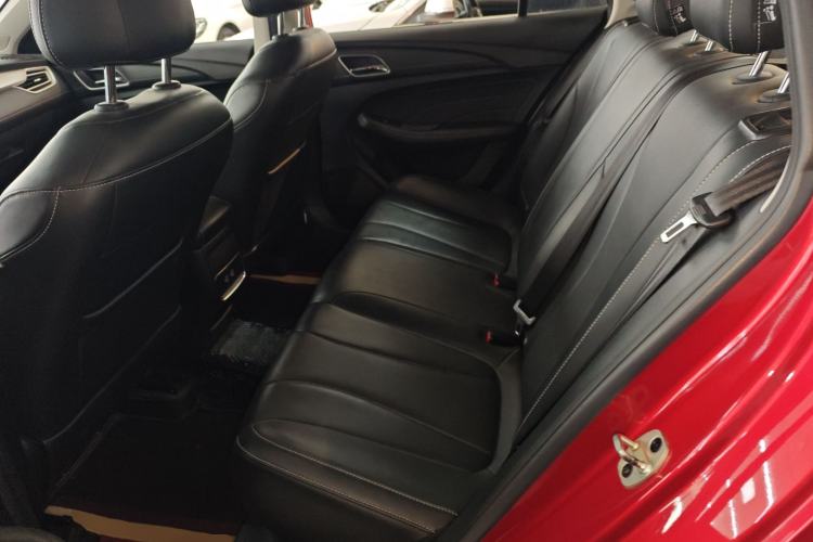 Used Roewe i5 2020 1.5L Automatic 4G Connect Luxury Flagship Edition
