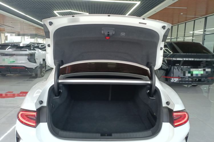 Used  SU7 2024 Rear-Drive Ultra-Long Range Advanced Pro-Level Intelligent Driving Version
