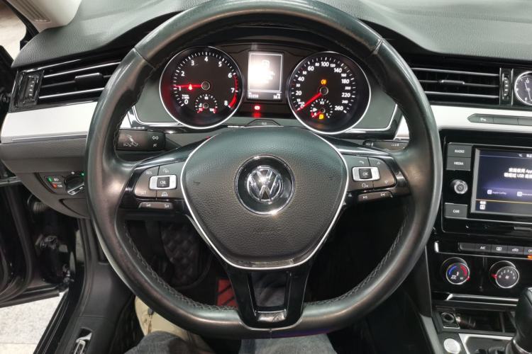 Used Volkswagen Magotan 2018 330TSI DSG Advanced Model
