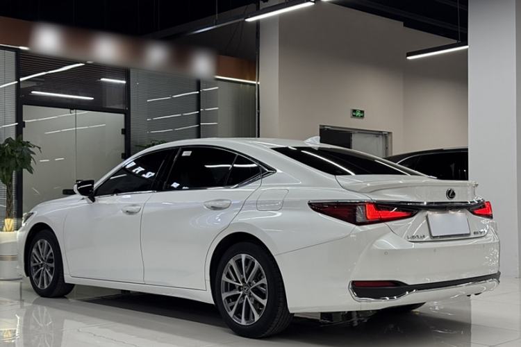 Used Lexus ES 2022 200 Excellence Edition
