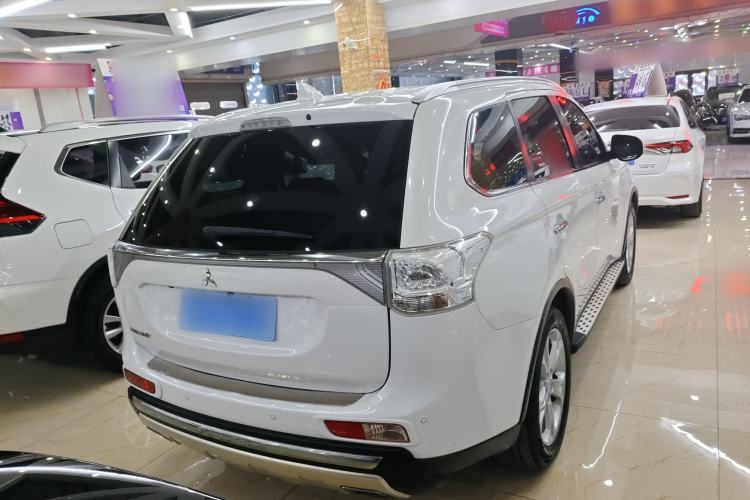 Used Mitsubishi Outlander 2014 2.4L 4x4 Deluxe Value Edition 5 Seats