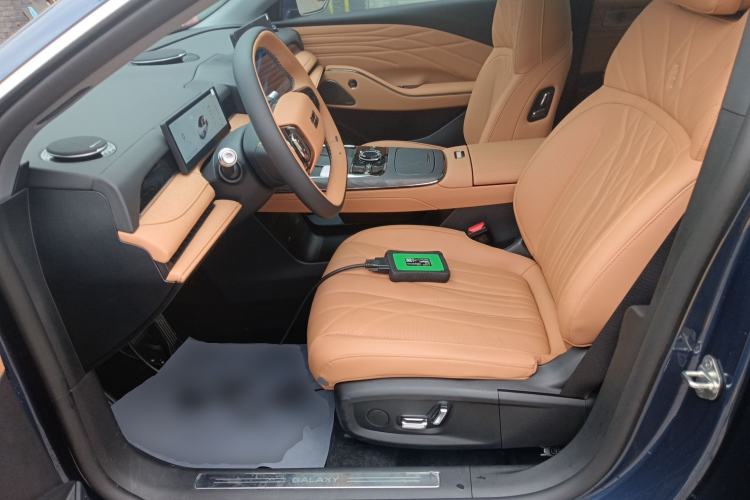 Used Geely Galaxy Galaxy 8 2025 130km EM-i Deluxe Edition
