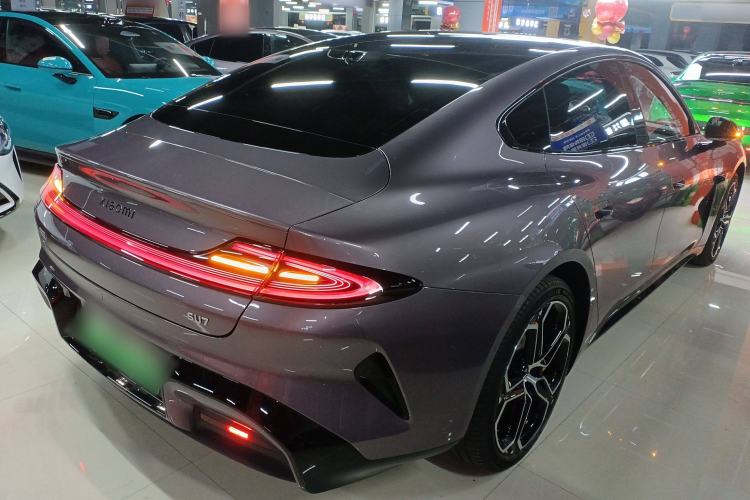 Used  SU7 2024 Rear-Drive Ultra-Long Range Advanced Pro-Level Intelligent Driving Version
