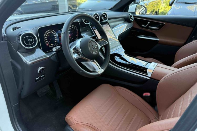 Used Mercedes-Benz GLC 2023 GLC 260 L 4MATIC Dynamic Edition 7-seater
