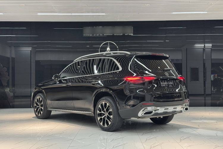 Used Mercedes-Benz GLC 2023 GLC 260 L 4MATIC Luxury Model 5 Seats
