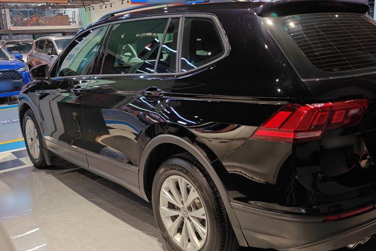 Used Volkswagen Tiguan L 2017 330TSI Automatic Two-Wheel Drive Luxury Edition
