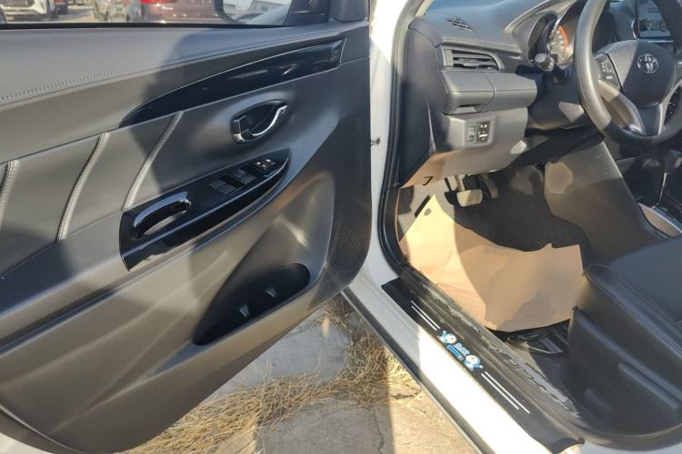 Used Toyota YARiS L 2022 X-Trail 1.5L CVT Luxury PLUS Edition