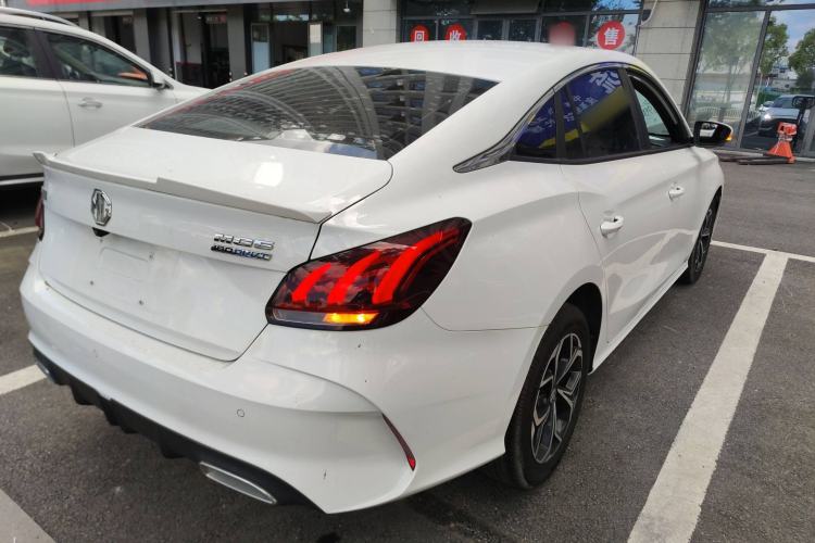 Used MG 5 2022 180 DVVT CVT Youth Luxury Edition
