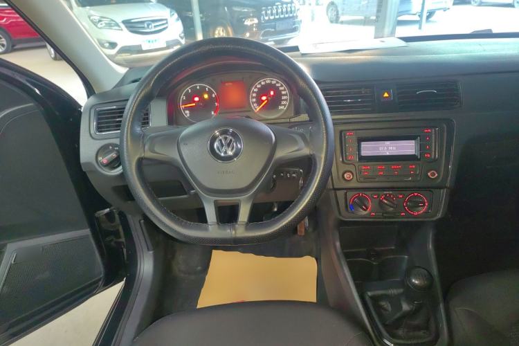 Used Volkswagen Santana 2016 1.4L Manual Fashion Edition

