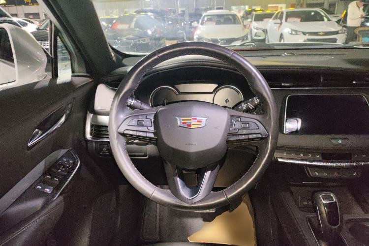 Used Cadillac XT4 2018 28T Two-Wheel Drive Leading Version
