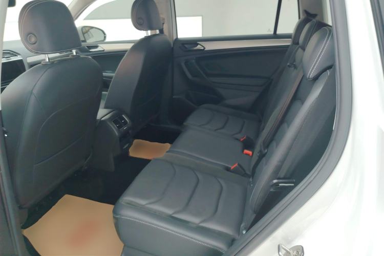 Used Volkswagen Tiguan L 2020 330TSI Automatic Two-Wheel Drive Smart Luxury Edition China VI Standard
