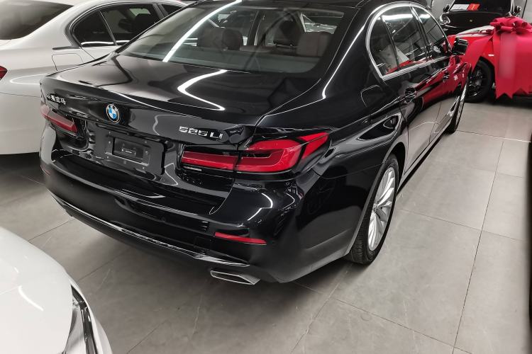 Used BMW 5 Series 2022 Second Facelift 525Li Luxury Package
