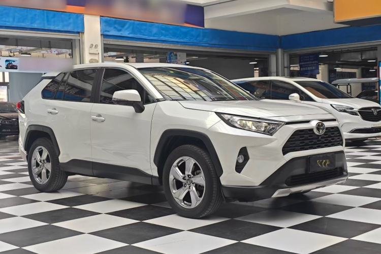 Used Toyota RAV4 2021 2.0L CVT Two-Wheel Drive Fashion Edition
