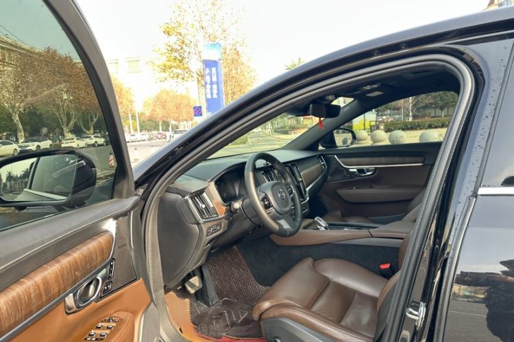 Used Volvo S90 2021 B5 Zhiyuan Luxury Edition
