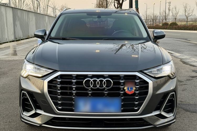 Used Audi Q3 2022 40 TFSI Fashion Dynamic Model
